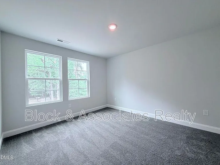824 Roane St — Photo 9