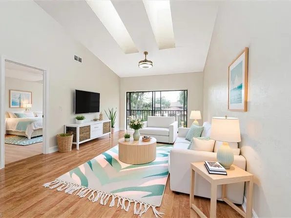 3219 Horse Carriage WAY #6, NAPLES, FL 34105