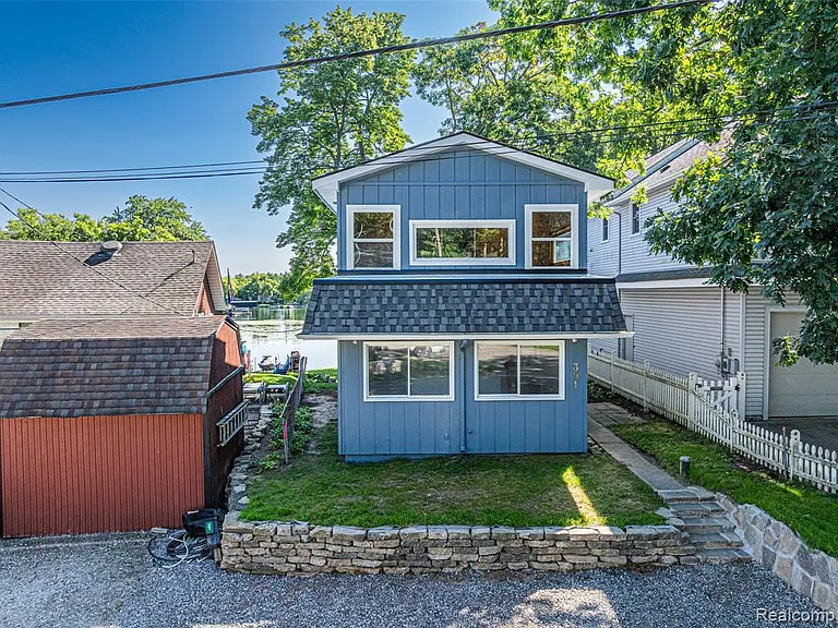 391 Shady Oaks St — Photo 6