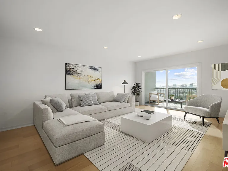 8550 Holloway Dr #405 — Photo 5