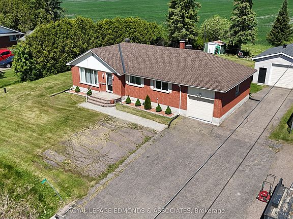 4th image of 11837 Round Lake Rd