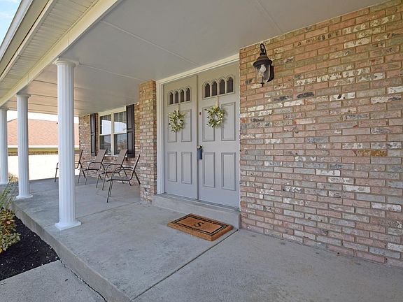 3rd image of 2818 Morningridge Dr