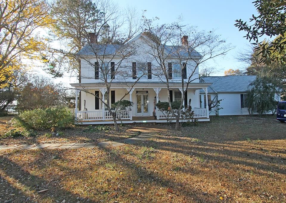 1st image of 816 King Carter Dr