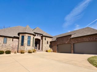 4685 E Cobble Creek Dr, Springfield, MO 65809