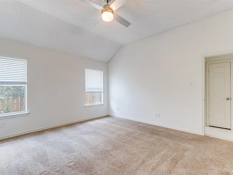 1523 Wayside Dr — Photo 9