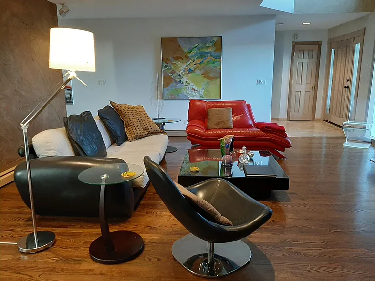 1055 Skyland Dr — Photo 6