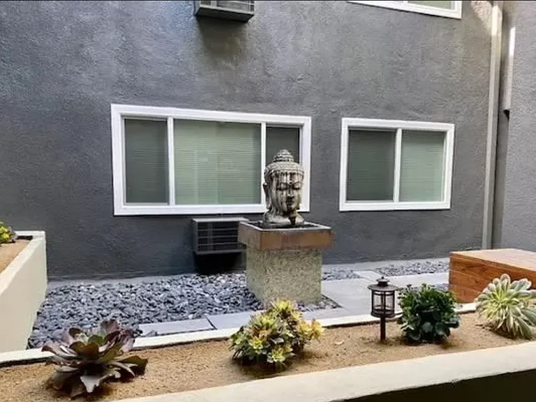 HAR - Harvard Apartments — Photo 6