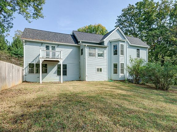 5th image of 225 Herndon St