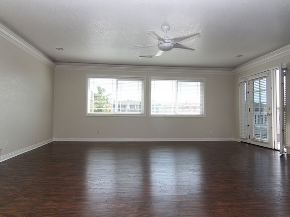 Spacious living room