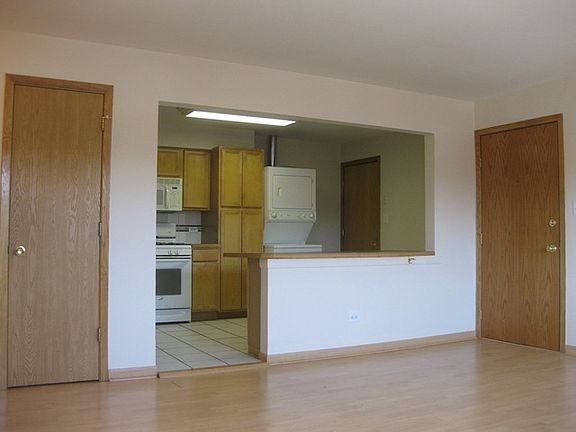 4th image of 10114 W Hartford Ct #2D