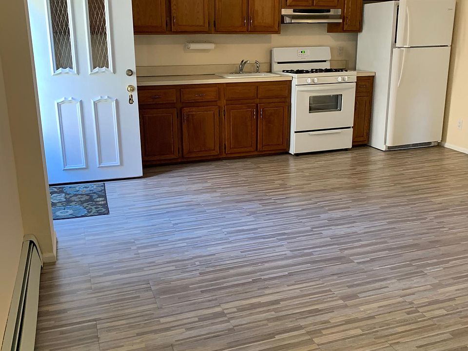 2nd image of 77 Heights Dr Floor 1