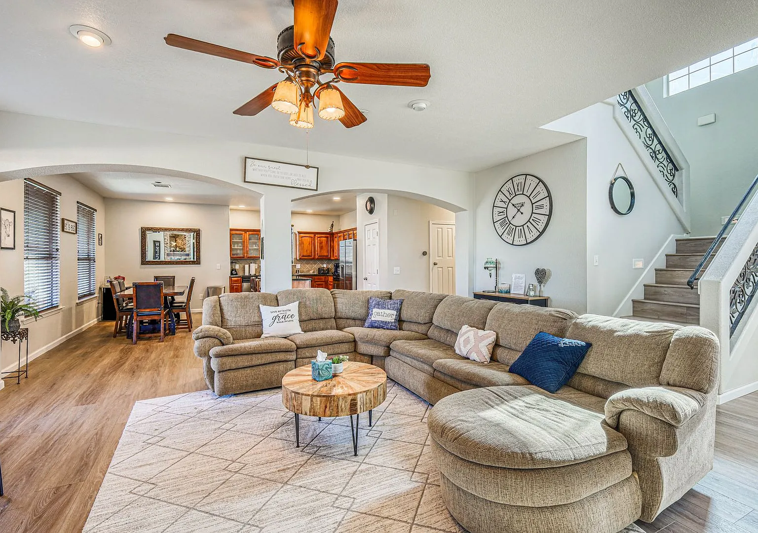 Beautiful Westside Home Furnished With 4 Bed-3 Baths Plus An Office With Beautiful Backyard With ... — Photo 3