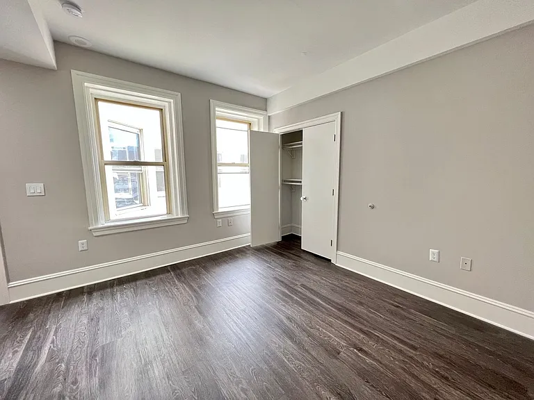 306 W Franklin — Photo 32