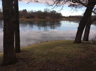 28 Woody Dr, East Galesburg, IL 61430