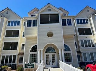 5 Village Cir APT 1104, Stroudsburg, PA 18360