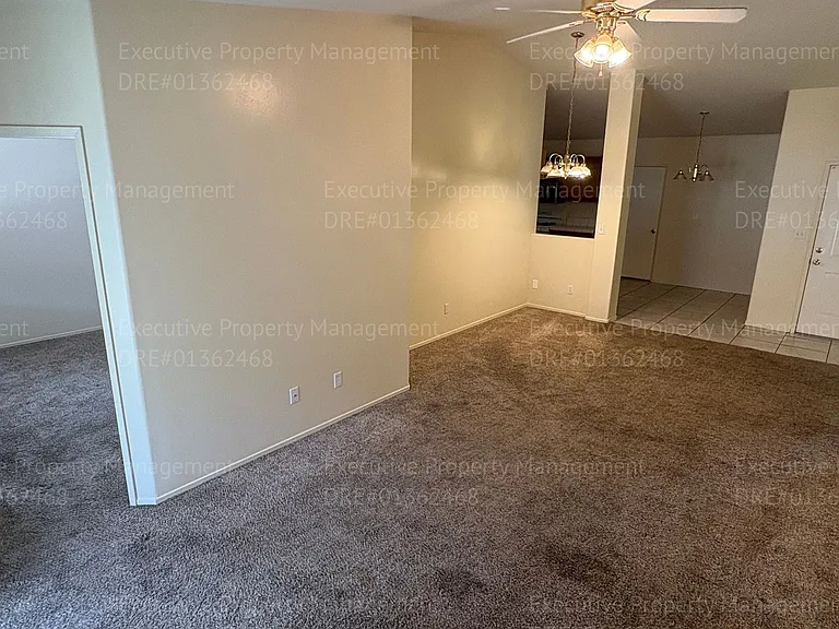 524 Sunset Meadow Ln — Photo 13