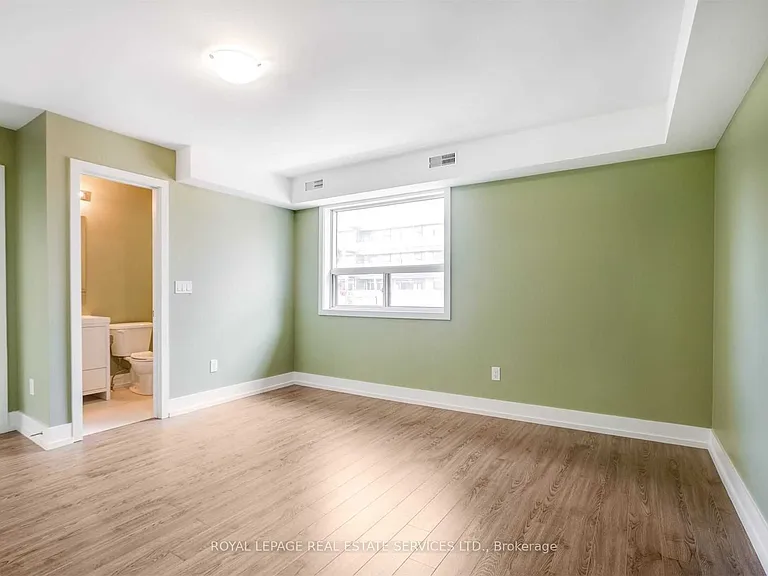86 Givins St #UPPER — Photo 11
