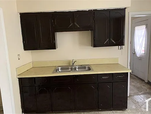 2 bed, $1,200 — Photo 2
