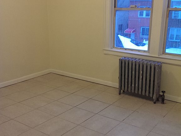 5th image of 11909 145th St