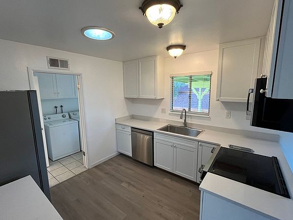 4th image of 4616 Laurelwood Dr