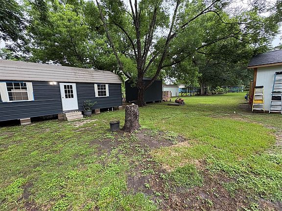 5th image of 251 Mudd St