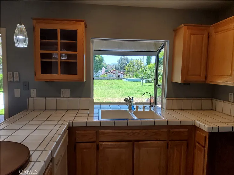 25540 Pembrook Pl — Photo 10