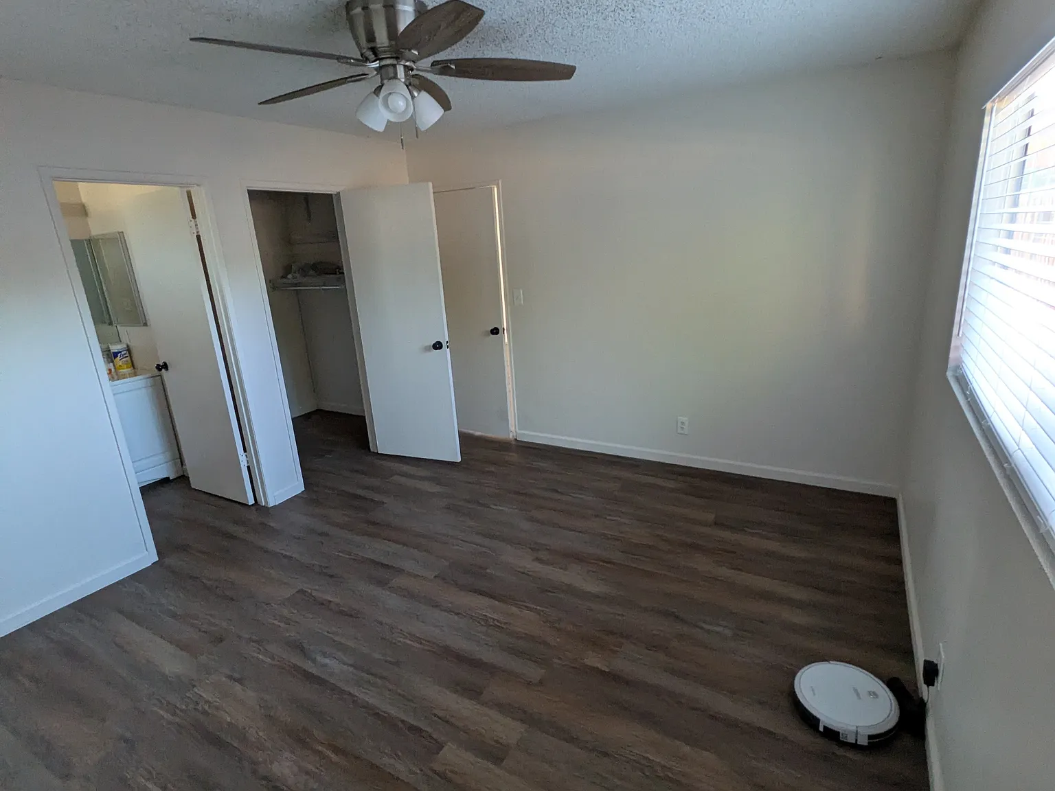 1 bed, 700 sqft, $1,900 — Photo 4