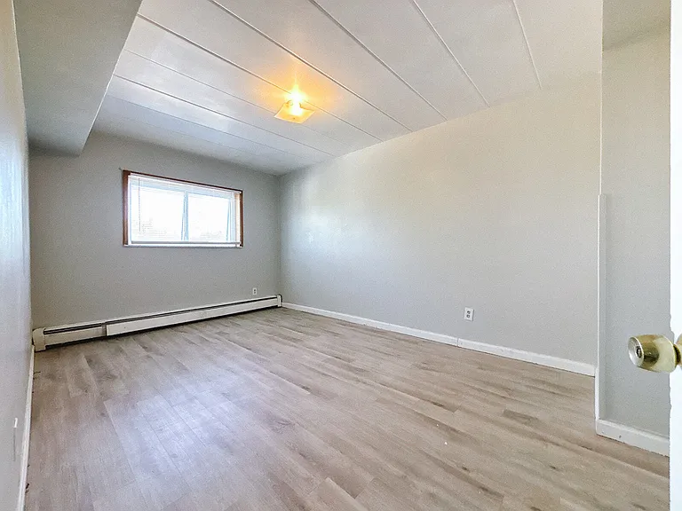 2680 Montana Ave — Photo 7