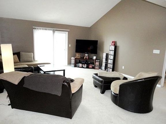 4th image of 34 Oleander Dr