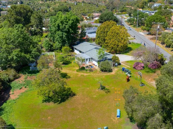 831 Valley Crest Dr, Vista, CA 92084