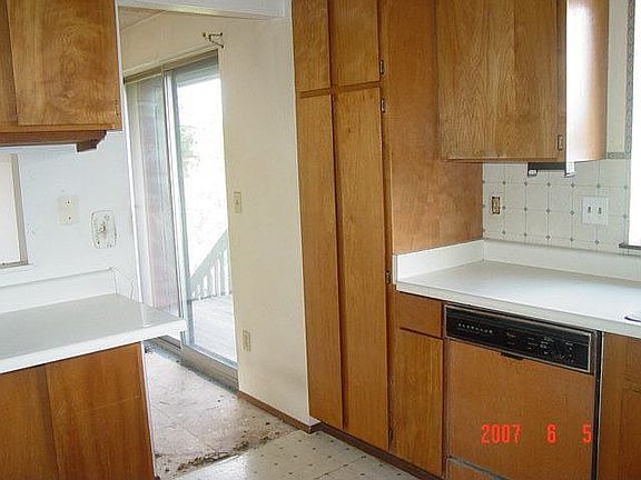 5th image of 3401 53rd Ave NE