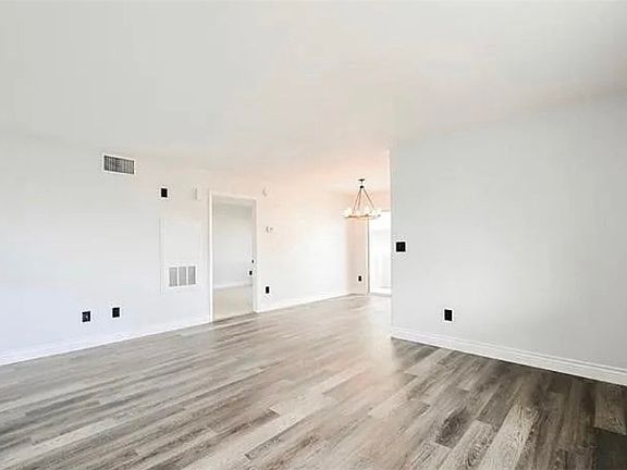 4th image of 708 Anne Ln #708