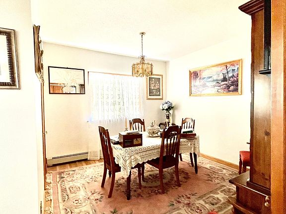 dining room with closet