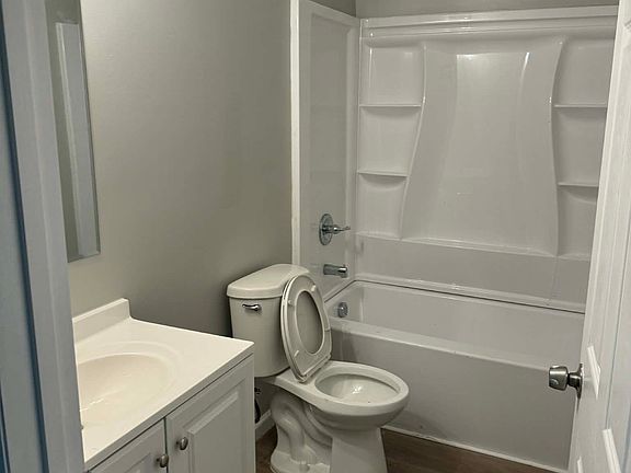 4th image of 214 Church St APT F