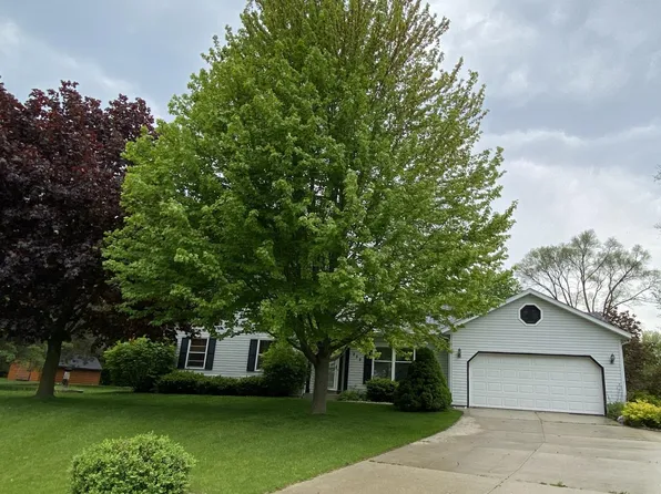 232 Cedar COURT, West Bend, WI 53095