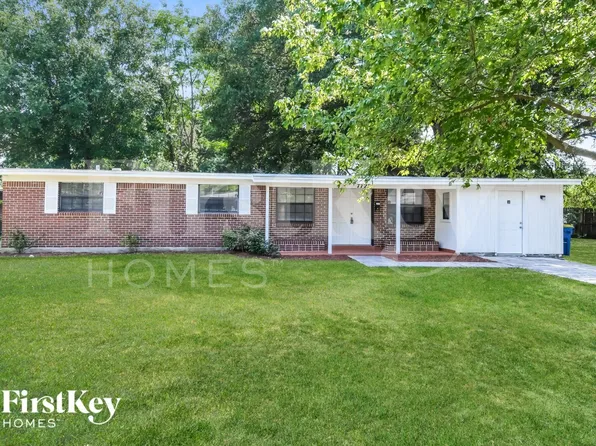 7720 Lauderdale Dr N, Jacksonville, FL 32277