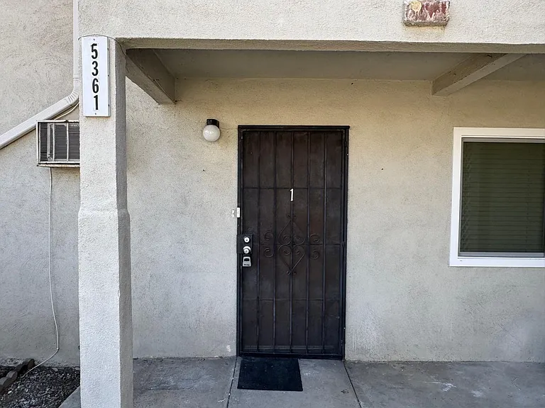 5361 W Maitland St — Photo 3