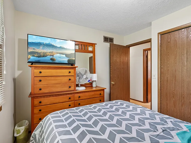 4702 Alger Rd — Photo 33