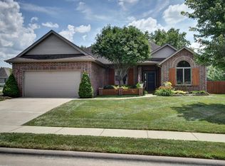601 N Lincoln Ct, Ozark, MO 65721