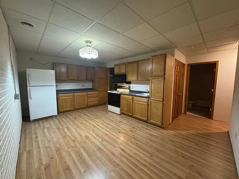 2047 Parkside Dr — Photo 26