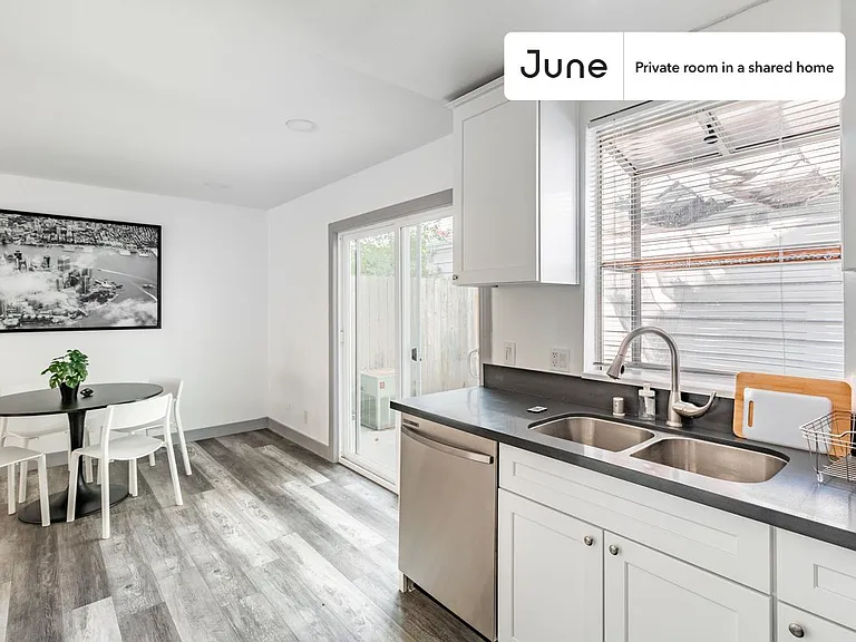 589 N Garfield Ave #B — Photo 12