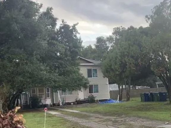 4th image of 809 E Stratford Ave