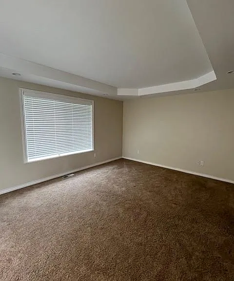 930 Robins Pl — Photo 15