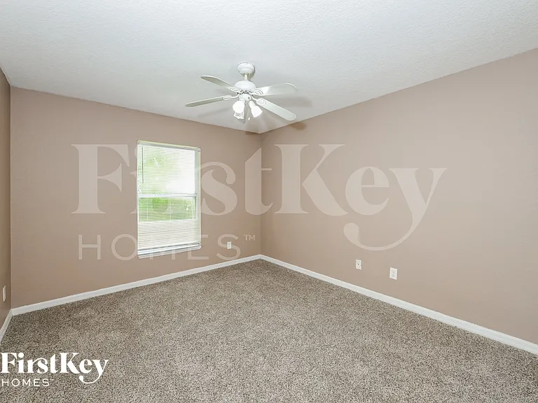 325 Crabtree Ave — Photo 12