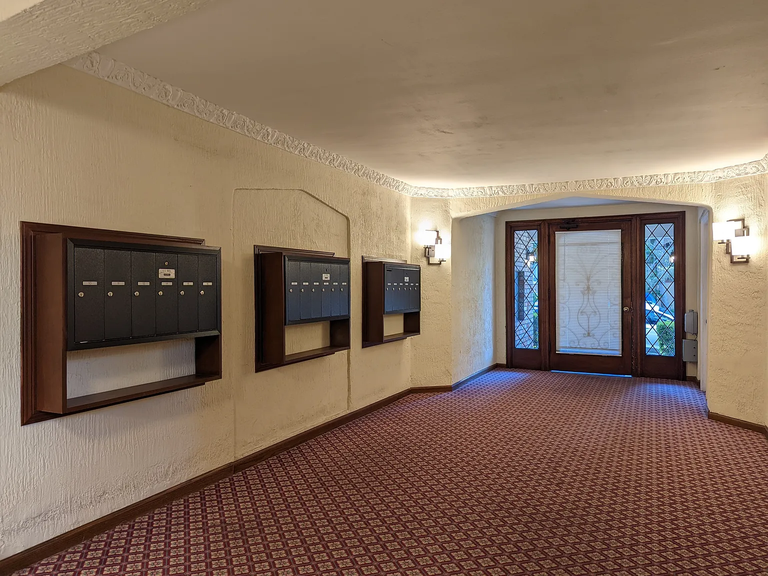 2427 Hilgard Ave — Photo 3