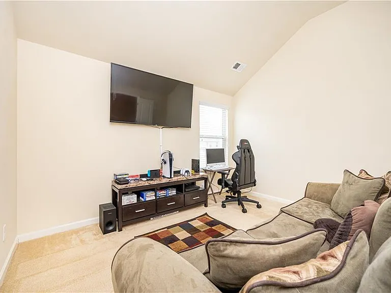 7761 Sylvaner Ln — Photo 30
