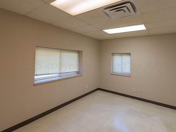 5th image of 301 SE 46th Ave