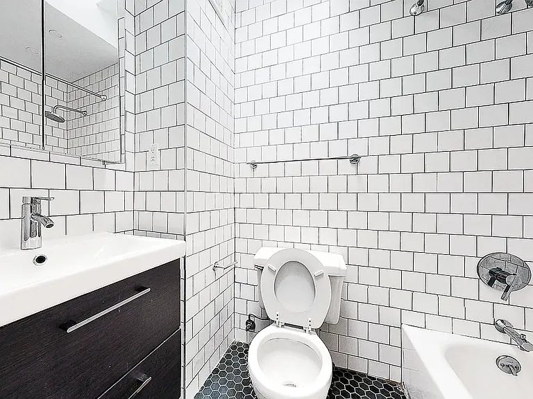 103 Smith St #12 — Photo 5