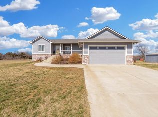 10686 SW 210th St, Douglass, KS 67039