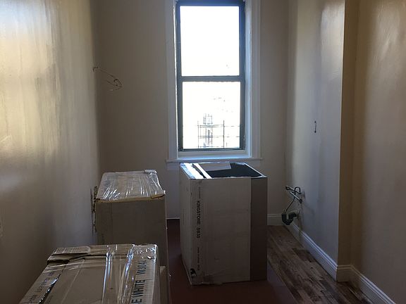 5th image of 179 Linden Blvd APT 6L
